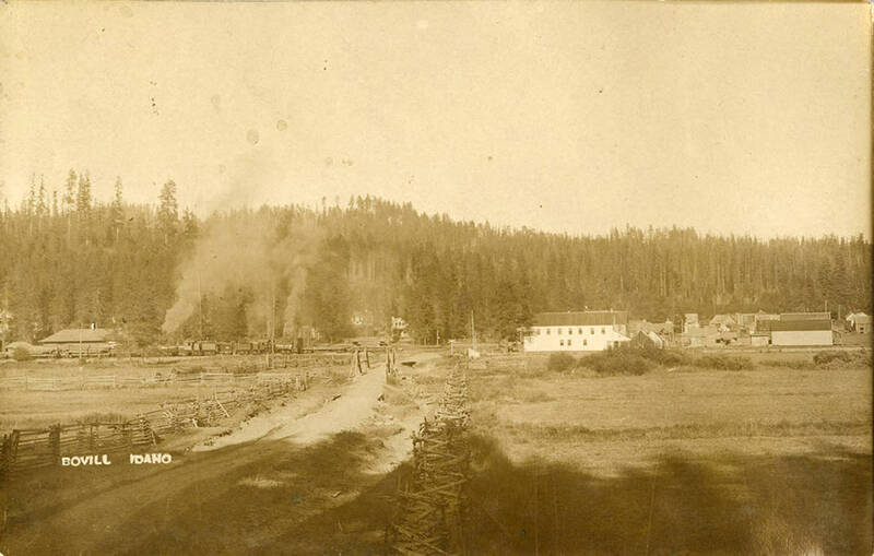 Dirt Road leading into the town of Bovill.