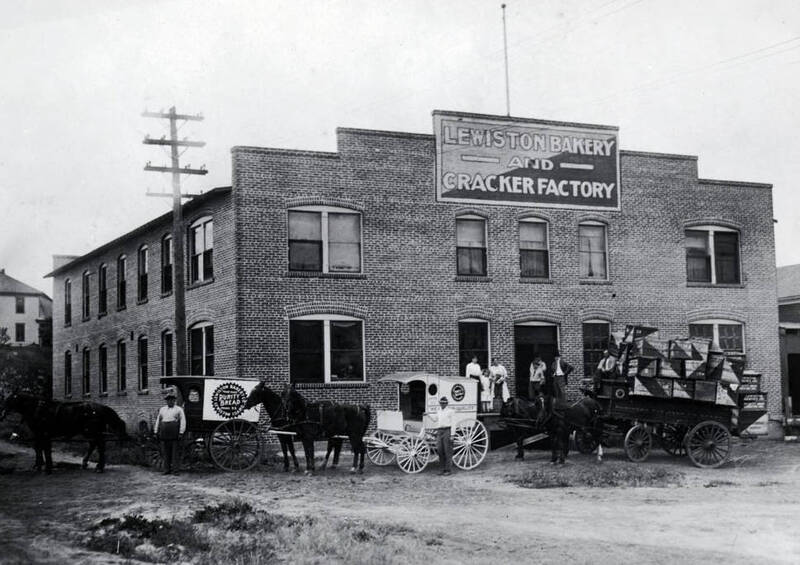 Delivery wagon on right is the Northern Express Co.