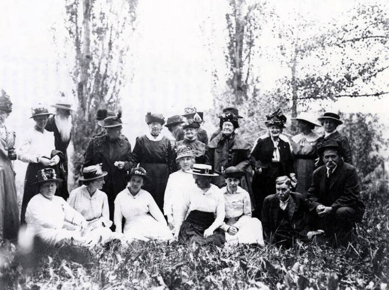 Mrs. E. Smith, Mattie Callison, Ernest Smith, Jenine Martin, Edith Brayboor, Belle Cone, Mrs. John Byrom, Mrs. Eastman, Hattie Adkison, Birdie Cone, Mrs. Joe Vincent, Nancy Hendy, Maude Bryom, Clara Fitzgerald, Grandma Aram, Mrs. Call, etc.