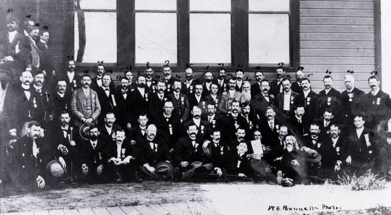Copy of 5-117-7a, but photo enlarged without names