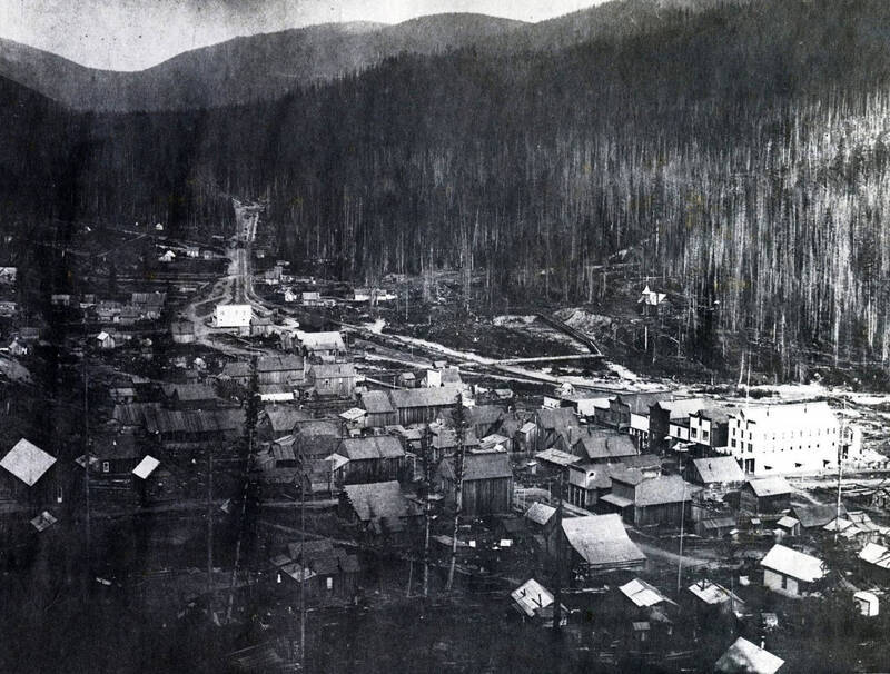 Presented to the city of Mullan by A.M. Strode, Nov. 18, 1918'