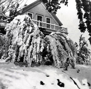 First large home built on University Hill, later Lindley Hall constructed on site