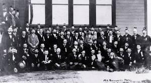 Copy of 5-117-7a, but photo enlarged without names