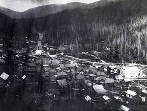 Presented to the city of Mullan by A.M. Strode, Nov. 18, 1918'