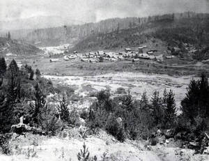 Distant view of Pierce, Idaho.