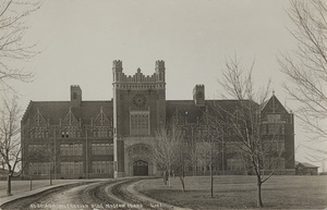 Postcard of the Administration building on the University of Idaho campus in Moscow, Idaho.
