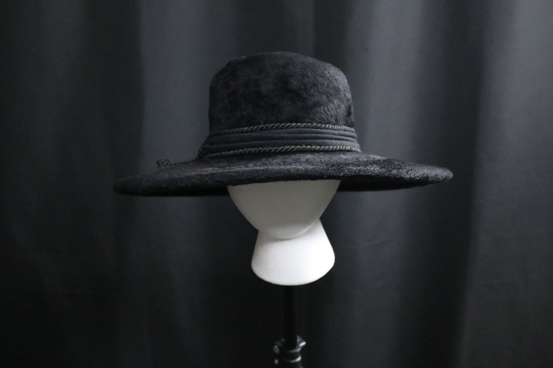 item thumbnail for Ella fitzgerald's wide-brimmed hat and pin