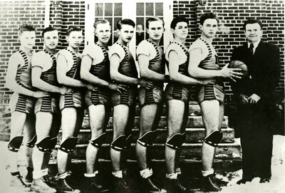 Deary High School Basketball Team in 1940