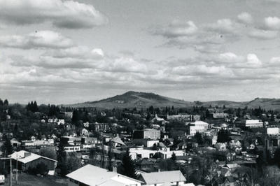 A view of Moscow, Idaho with Tomer's Butte in the background