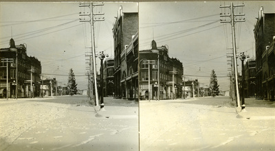 Christmas Tree on Main Street