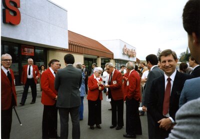 Ribbon Cutting Ceremony at Rosauers