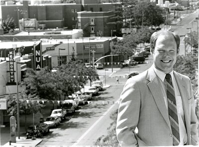 Chamber of Commerce President Dennis Reinstein