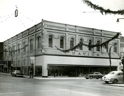 Davids' store exterior decorated for Christmas