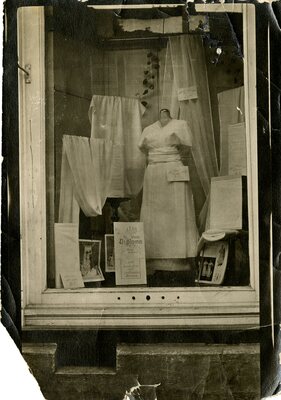 Davids' Store window display