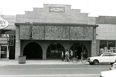Holt Block, Biscuitroot Park Restaurant