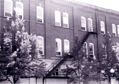 Eggan Apartments, including windows and fire escape