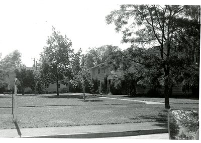 Blaine Manor Courtyard