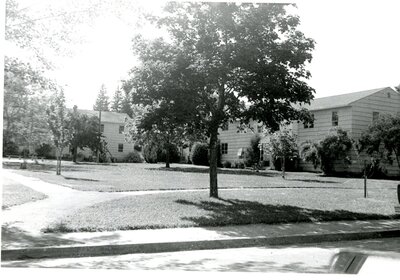 The Courtyard of Blaine Manor Apartments