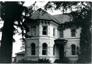 Turret Rooms at the Mason Cornwall House