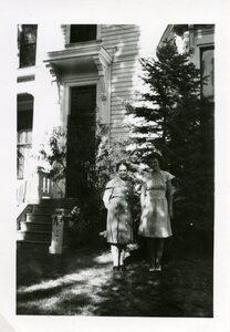 Women in front of McConnell Mansion