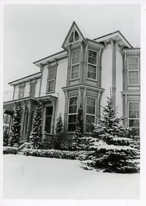 McConnell Mansion in winter