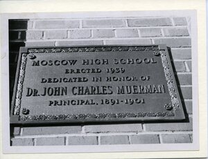 Dedication plaque on Moscow High School