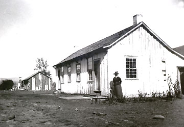 63.221.165c.jpg (22979 bytes)