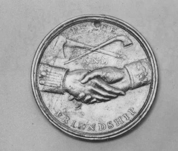 peaacemedal2.jpg (27117 bytes)