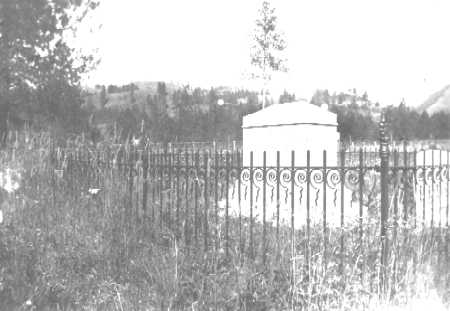 suegrave.jpg (17469 bytes)